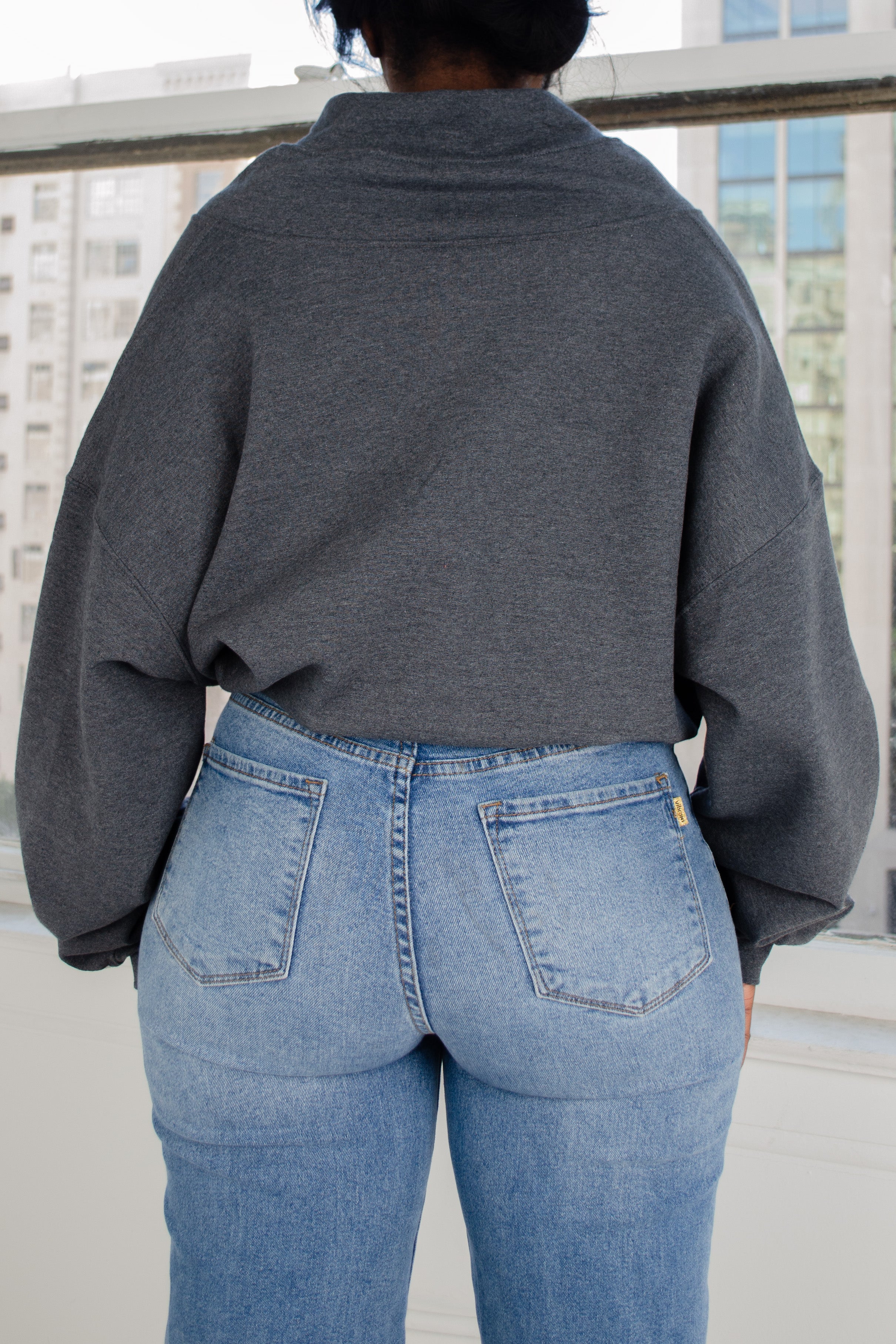 JoJo Sweatshirt (Charcoal)