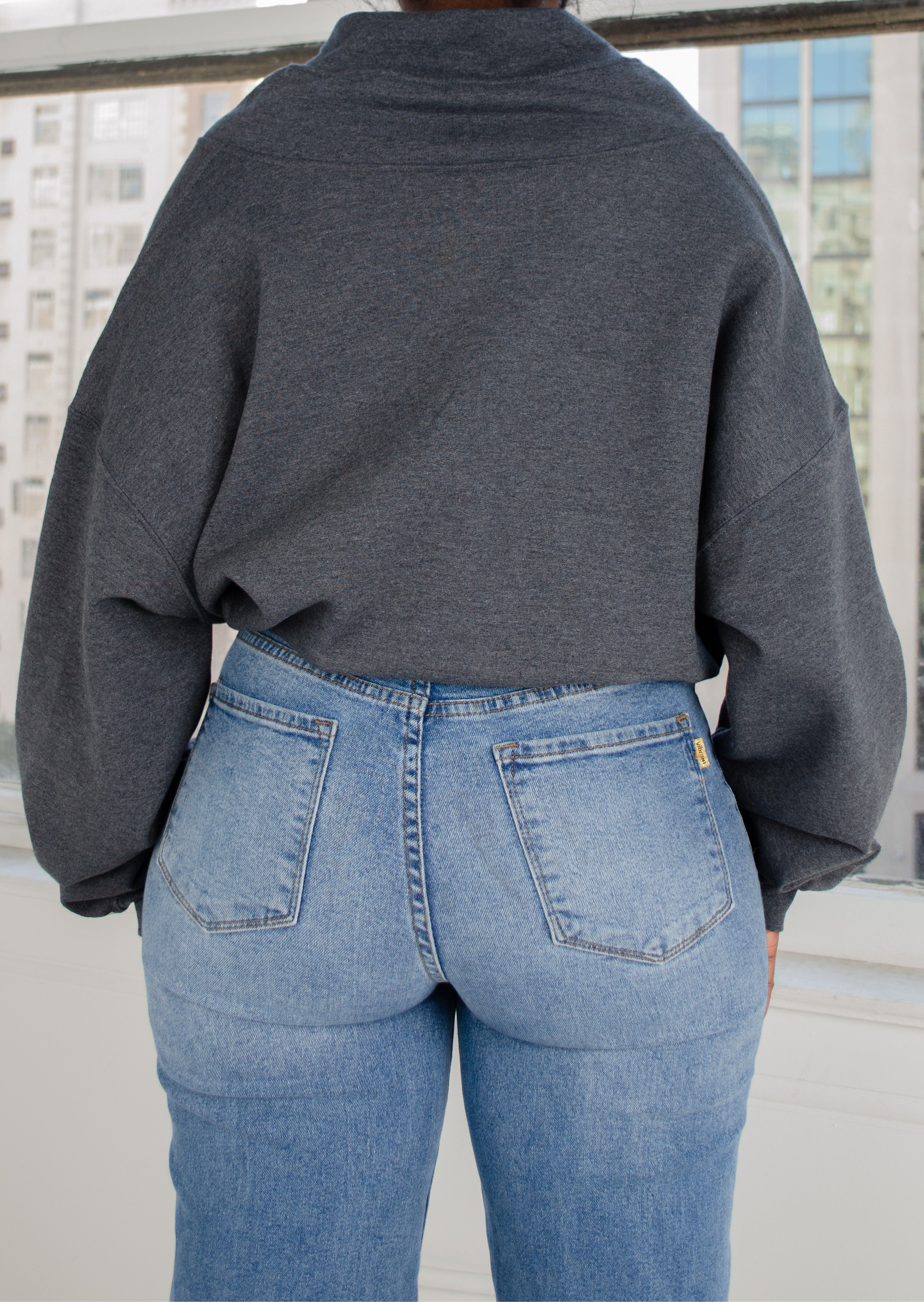 JoJo Sweatshirt (Charcoal)