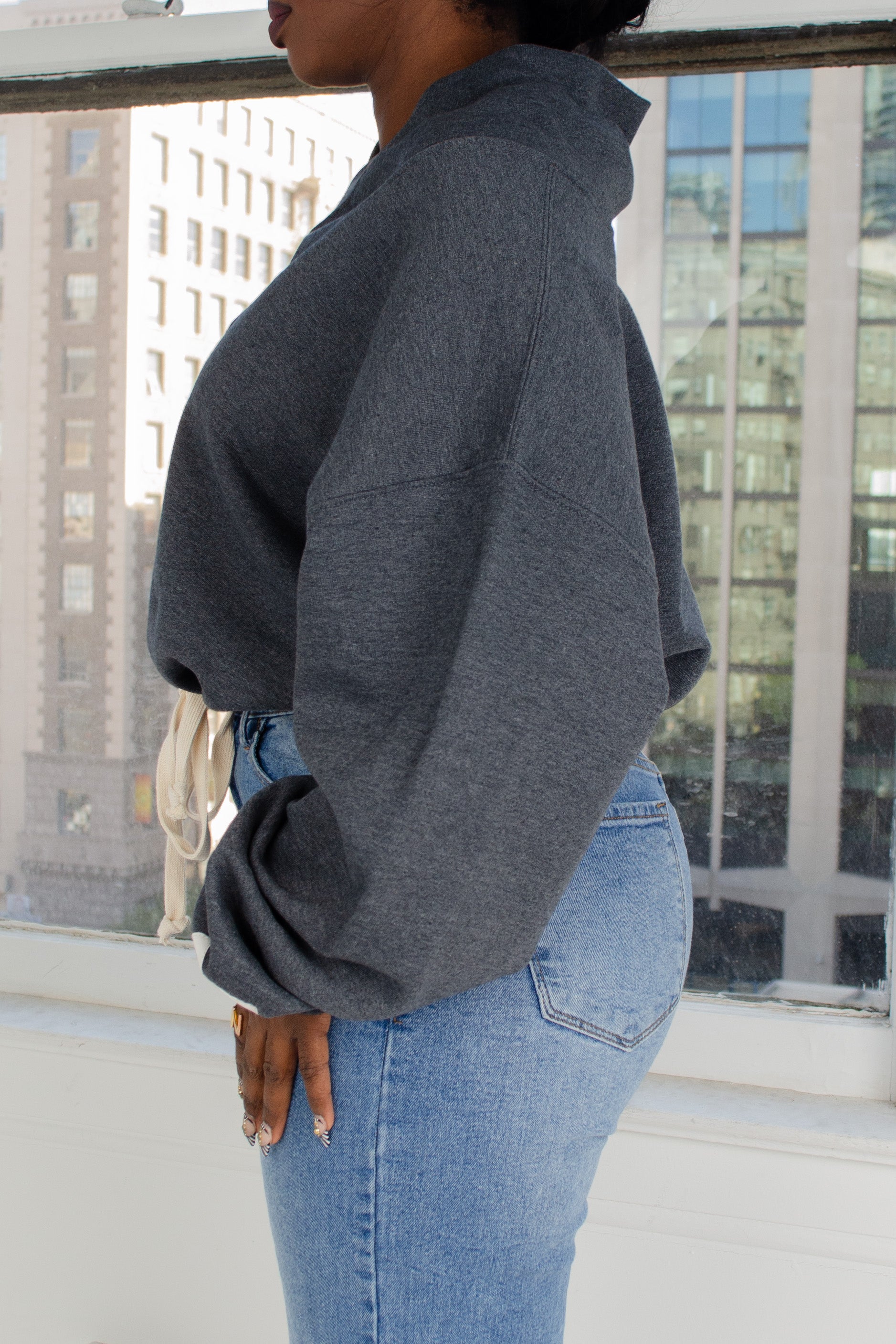 JoJo Sweatshirt (Charcoal)